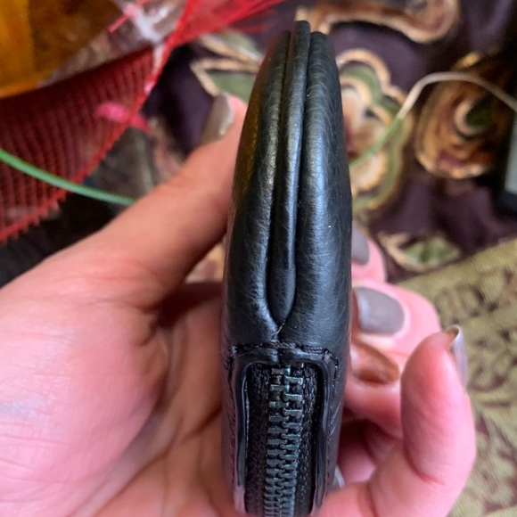 Authentic COACH Pebbled leather logo round coin zip keychain - Picture 6 of 11